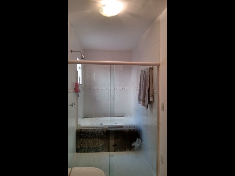 Casa de condomínio à venda Lagomar com 150m² e 3 quartos por R$ 800.000 - 22568592-Hidro Banheiro suíte.jpg